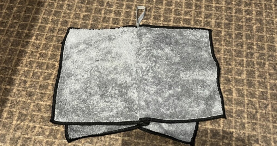 グレーの分厚いタオル